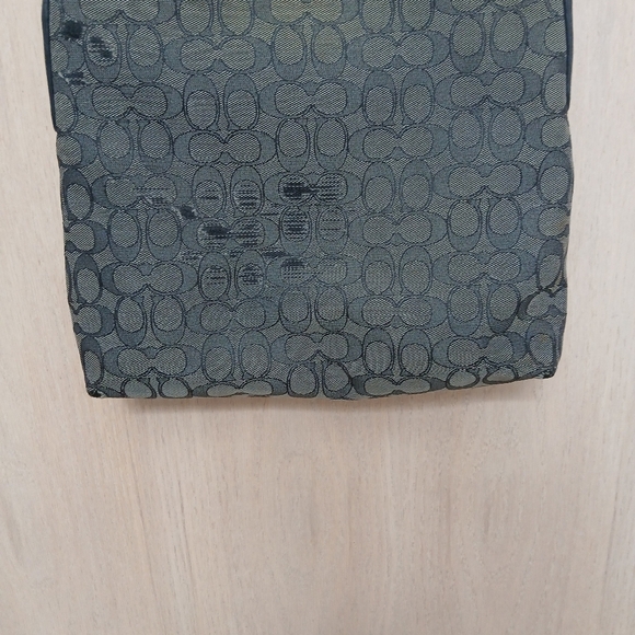 Coach Greyblack Signature Print Large Crossbody Handbag. - Picture 8 of 10